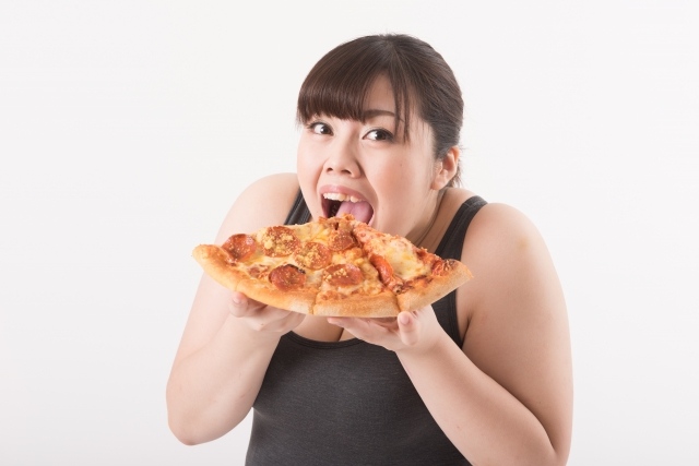 夜寝る前に食べると太るの ｂｍａｌ１ ビーマルワン 遺伝子は脂肪がつきやすくなるの ダイエット 東海スタジオ